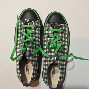 Converse tennis shoes green black purple size 6